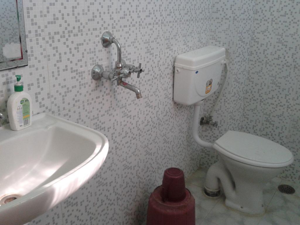 Radiant Ymca Tourist Hostel 바라나시 외부 사진